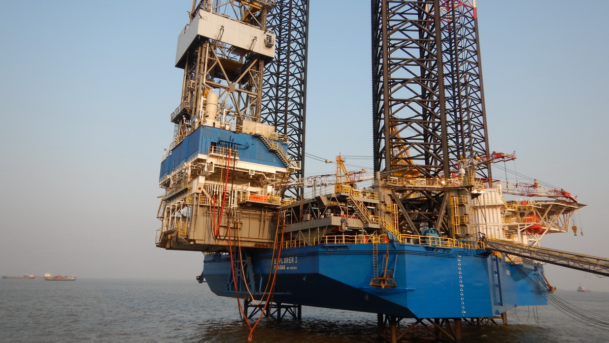 Offshore jack-up rig construction